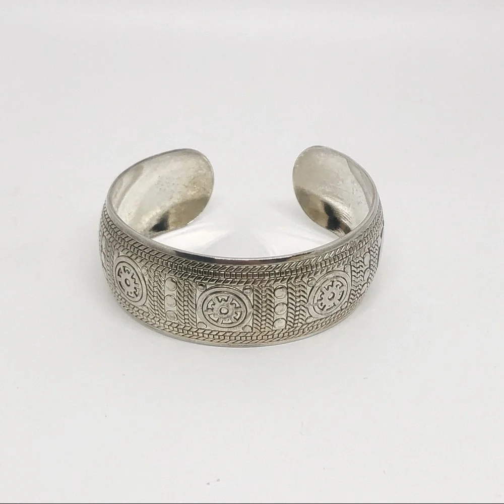 Silver Cuff with Detailing